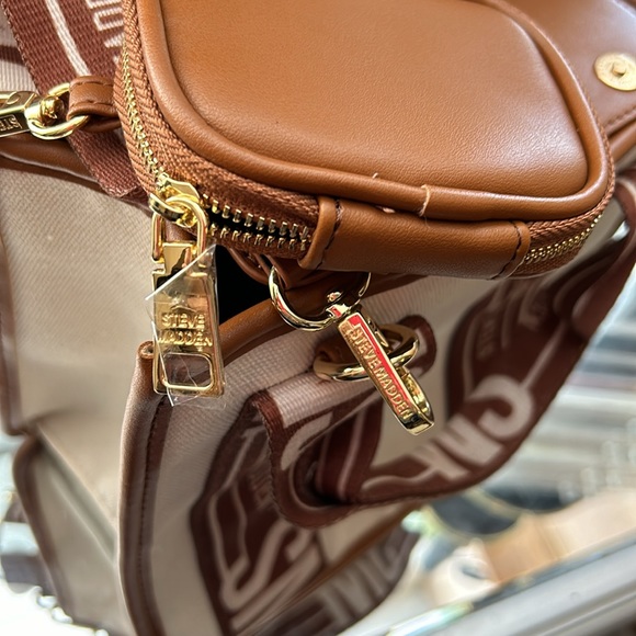 Steve Madden modern crossover bag - Picture 4 of 4